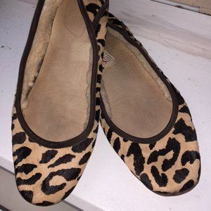 UGG - CHEETAH LEOPARD PONY HAIR SHEARLING-LINED BALLET FLATS - 9 M / 40 - EUC